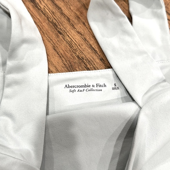 ABERCROMBIE & FITCH SOFT A&F collection size SMALL MINT SAGE COLOR - Picture 3 of 5